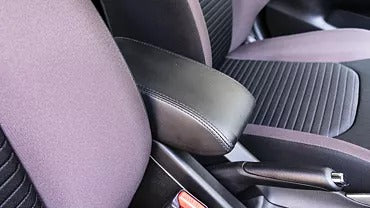 Maruti Fronx Top Model Armrest.