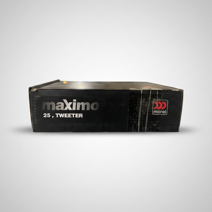 Black speaker box with 'maximo' branding on a white background